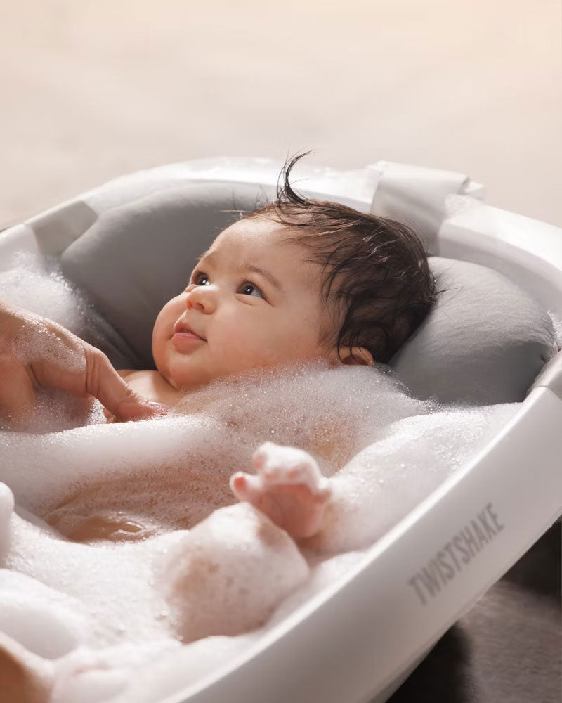 Twistshake Baby Bath with baby